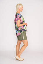 Load image into Gallery viewer, Swing Up Down Hem Top