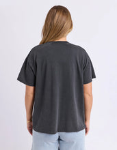 Load image into Gallery viewer, Botantial Garden Tee π