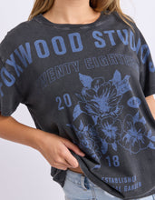 Load image into Gallery viewer, Botantial Garden Tee π