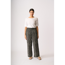 Load image into Gallery viewer, Pull On Straight Trousers π