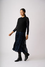 Load image into Gallery viewer, Cabled Vest