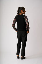 Load image into Gallery viewer, Rib Button Front Vest