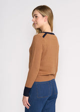 Load image into Gallery viewer, Contrast Jumper