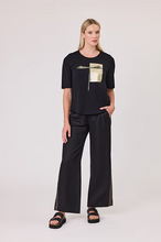 Load image into Gallery viewer, Essential Tee Dragonfly Print π