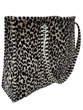Load image into Gallery viewer, Leopard Velvet Tote