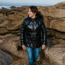 Load image into Gallery viewer, Anita 90/10 Packable Down Jacket