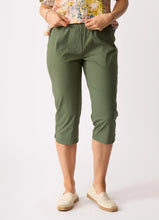 Load image into Gallery viewer, 3/4 Scoop Cuff Pant