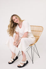 Load image into Gallery viewer, Carola Linen Top