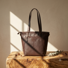Load image into Gallery viewer, Tote Detach Handbag Embossed Heritage Collection π