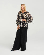 Load image into Gallery viewer, Samatha Pinstitch Detail Blouse