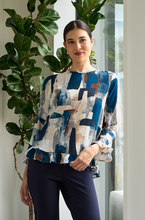 Load image into Gallery viewer, Gathered Scoop Hem Top