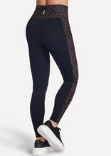 Load image into Gallery viewer, Go Walk Cheetah Legging