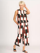 Load image into Gallery viewer, Sleeveless Pleat Back Top