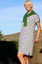 Load image into Gallery viewer, Raglan Sweater