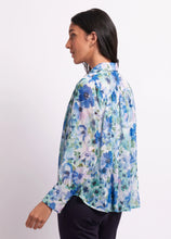 Load image into Gallery viewer, Button Detail Blouse