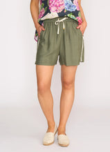 Load image into Gallery viewer, Sidelines Shorts