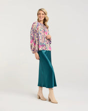 Load image into Gallery viewer, Peggy Lace Trim Raglan Top
