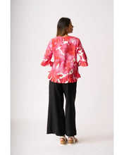 Load image into Gallery viewer, Scoop Hem Top
