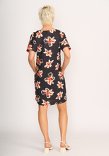 Load image into Gallery viewer, Contrast Facing Shift Dress
