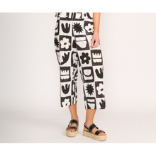 Load image into Gallery viewer, Relaxed Fit Trouser
