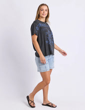 Load image into Gallery viewer, Botantial Garden Tee 🆕
