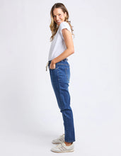 Load image into Gallery viewer, Juliette Jogger Jean Vintage Blue
