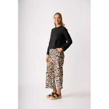 Load image into Gallery viewer, Wide Leg Cropped Trousers 🆕
