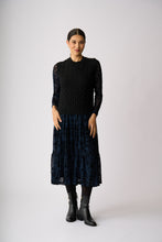 Load image into Gallery viewer, Cabled Vest
