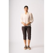 Load image into Gallery viewer, 3/4 Scoop Cuff Pant
