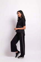 Load image into Gallery viewer, Contrast Hoodie
