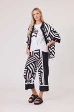 Load image into Gallery viewer, Quay Shirt 🆕
