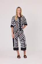 Load image into Gallery viewer, Quay Shirt 🆕
