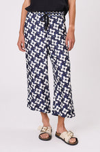 Load image into Gallery viewer, Cortez Capri
