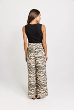 Load image into Gallery viewer, Saffra Relax Leg Jean
