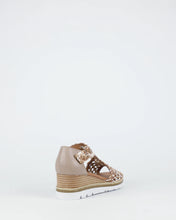 Load image into Gallery viewer, Rumour Sandal
