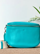 Load image into Gallery viewer, Dani Leather Handbag
