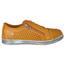 Load image into Gallery viewer, EG 17 Sneaker
