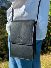 Load image into Gallery viewer, Traveller Cross Body Bag CB6
