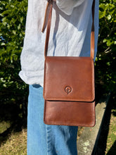 Load image into Gallery viewer, Traveller Cross Body Bag CB6
