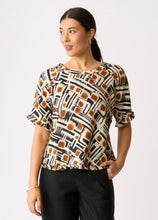 Load image into Gallery viewer, Ruffles &amp; Scoop Hem Top
