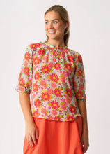 Load image into Gallery viewer, Scoop Neck Blouse 🆕
