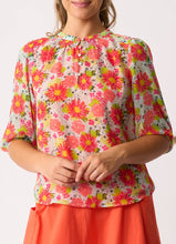 Load image into Gallery viewer, Scoop Neck Blouse 🆕
