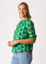 Load image into Gallery viewer, Scoop Neck Blouse 🆕

