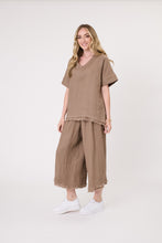Load image into Gallery viewer, Carola Linen Top
