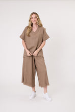 Load image into Gallery viewer, Carola Linen Top
