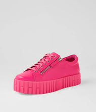 Load image into Gallery viewer, Bongoe Sneaker

