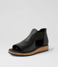 Load image into Gallery viewer, Oddat Sandal
