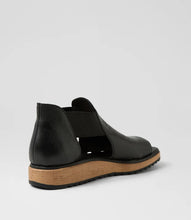 Load image into Gallery viewer, Oddat Sandal
