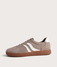 Load image into Gallery viewer, Hamptons Sneaker
