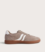 Load image into Gallery viewer, Hamptons Sneaker
